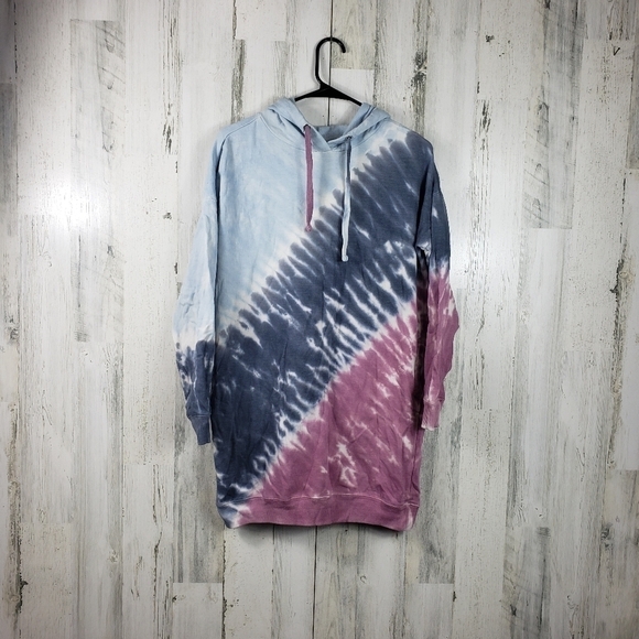 Rue21 Tops - The cozy collection by rue21 tie dye oversized sweater hoodie size small